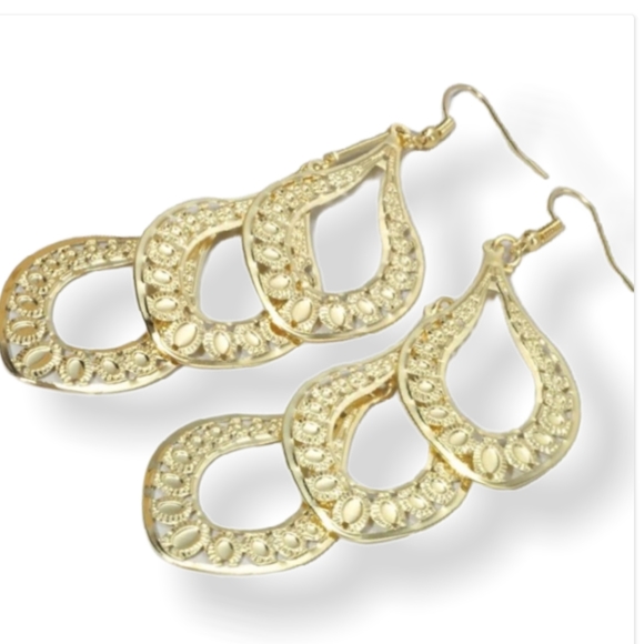 Fashion Jewelry Hollow Out Drop Earrings Goldtone - Picture 3 of 4